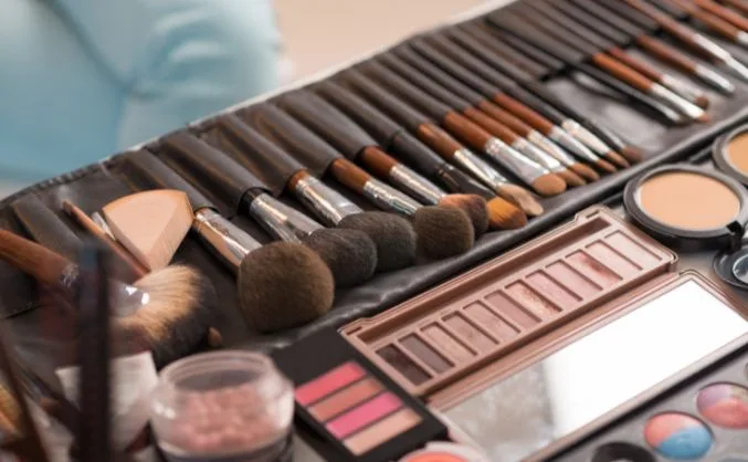 Spread the Love: How Much to Tip Makeup Artists